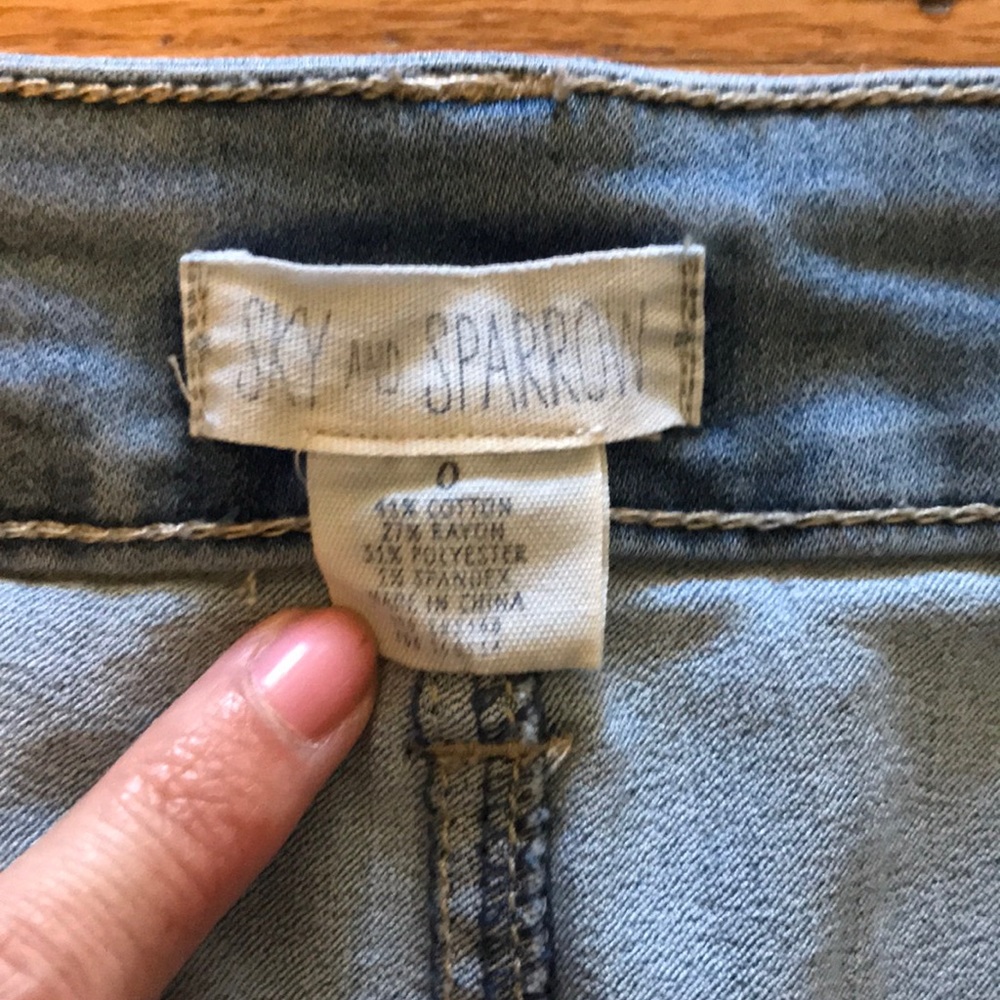 Sky and Sparrow mini skirt - Picture 3 of 3